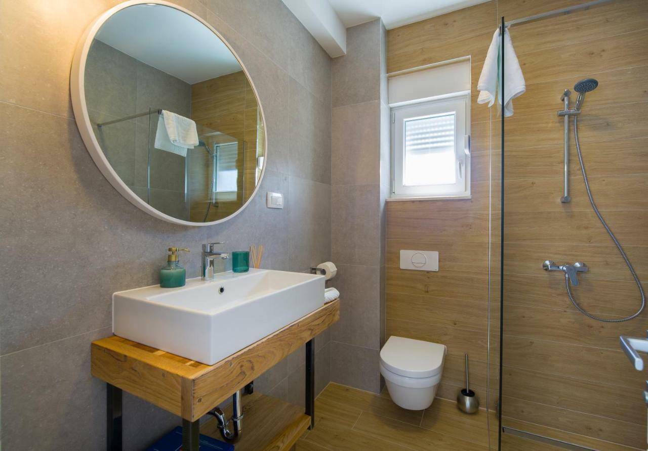Bulli Croatia Hotel Seget Donji Exterior photo